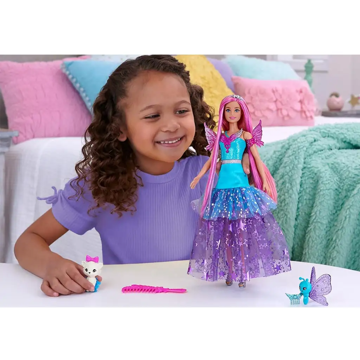 Barbie: A Touch of Magic – Malibu Tündér Főhős Baba Kiegészítőkkel (Mattel) 2 Barbie: A Touch of Magic – Malibu Tündér Főhős Baba Kiegészítőkkel (Mattel) - Image 2